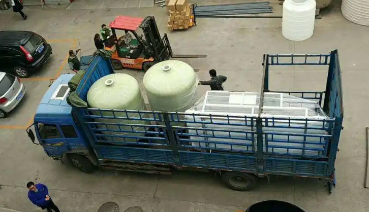 5噸反滲透水處理設備卸車(chē)